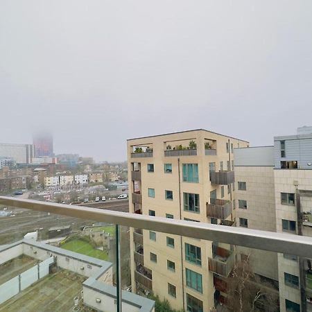 Luxurious Comfy Penthouse - Steps To East Croydon Train Station - Views Apartment Exterior photo